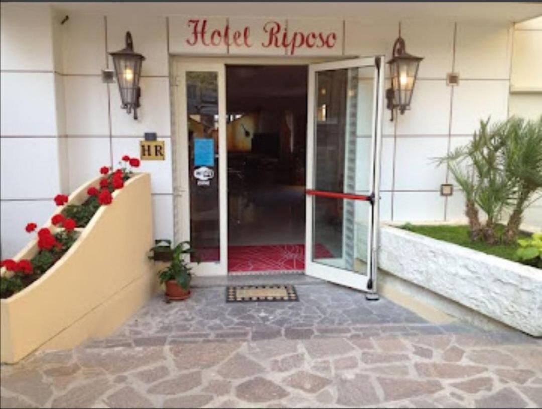 Hotel Riposo กัตเตโออามาเร ภายนอก รูปภาพ