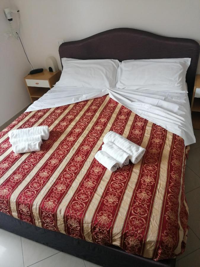 Hotel Riposo กัตเตโออามาเร ภายนอก รูปภาพ