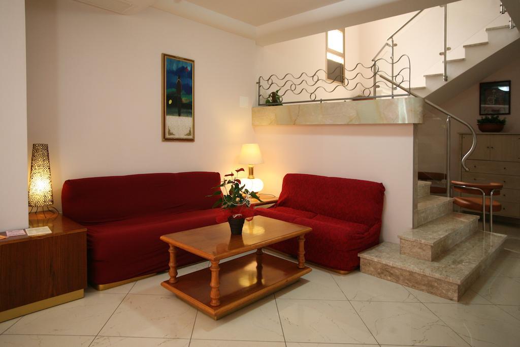 Hotel Riposo กัตเตโออามาเร ภายนอก รูปภาพ